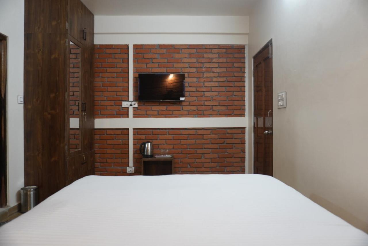 Dorsen Homestay Shillong Exteriör bild