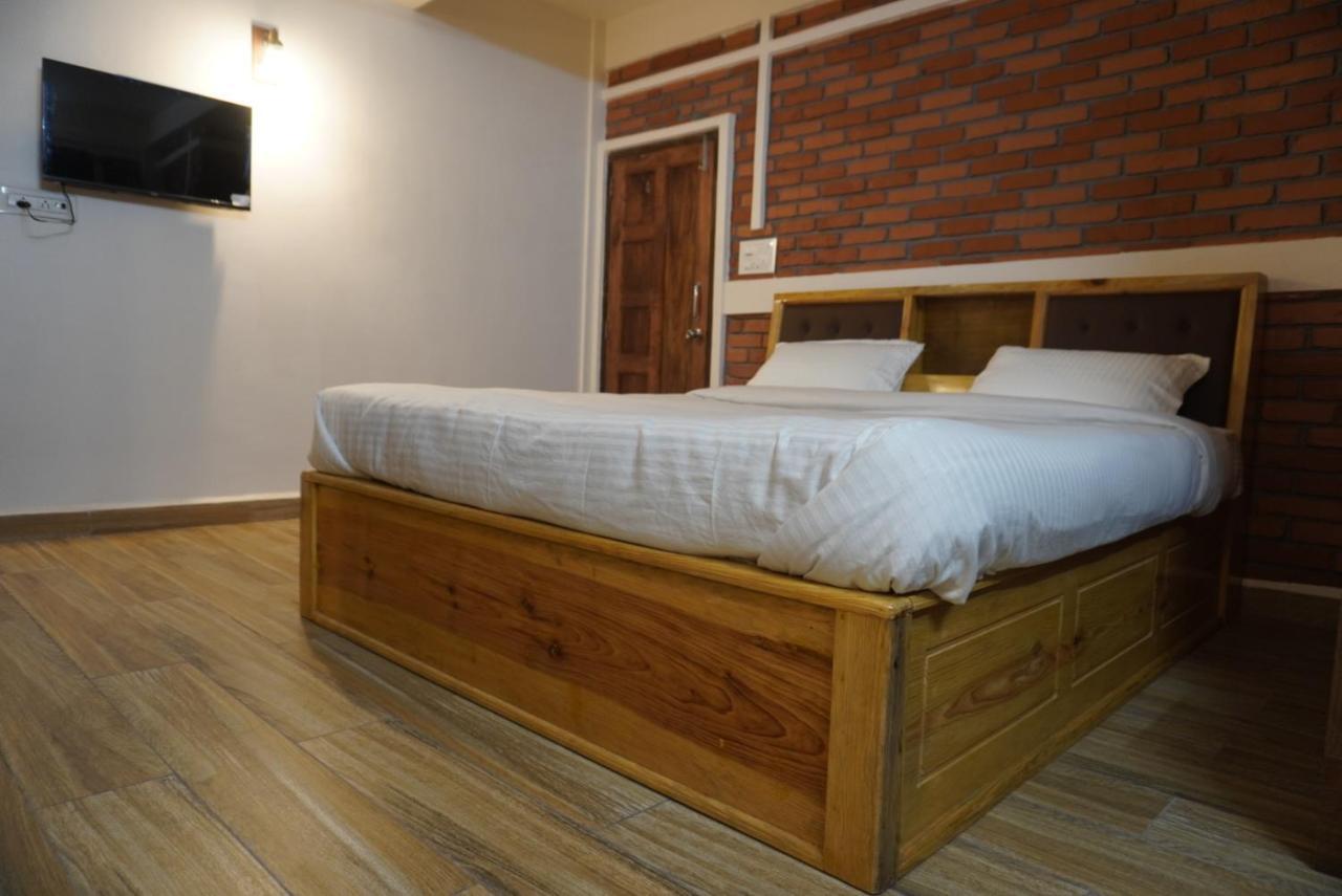 Dorsen Homestay Shillong Exteriör bild